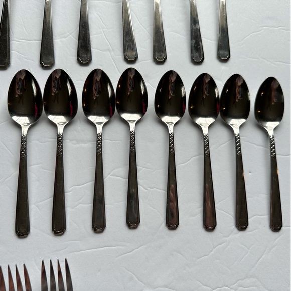 Service Of 8 OneidaCraft Flight Deluxe Stainless  Discontinued Silverware 40 Pcs - Picture 5 of 8